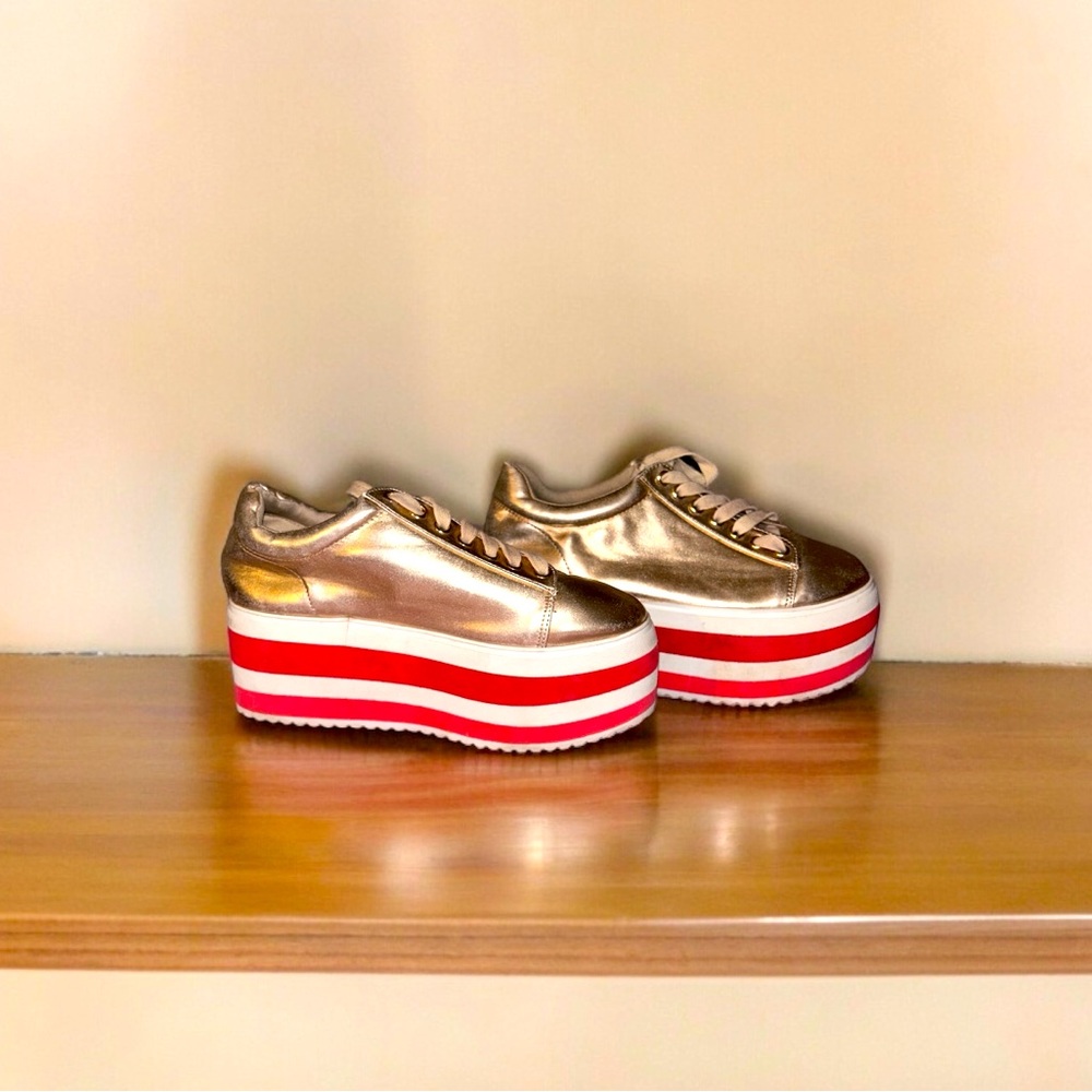 LILIANA Platform gold sneakers with red white and pink stripes women’s size 7.5